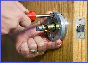 Cutler Bay Locksmith Service Cutler Bay, FL 305-744-5501 - 1-replace-locks