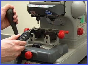 Cutler Bay Locksmith Service Cutler Bay, FL 305-744-5501 - 14-auto-car-key-cut